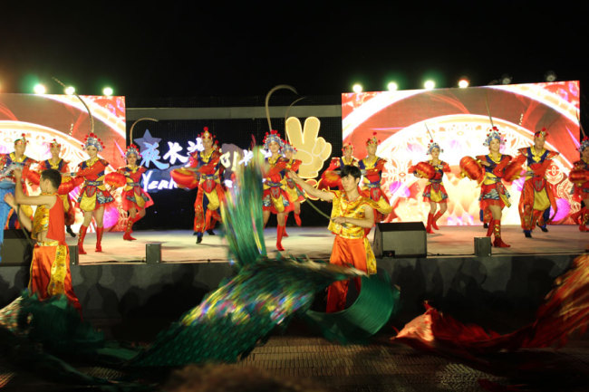 Yeah! Changsha Dance organized at Changsha Cultural Tourism Promotion Conference and Launching Ceremony of "Lighting up China's Night Economic Map." [Photo courtesy of Melsam Ojha]